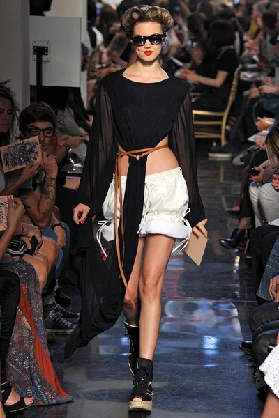 Look 22